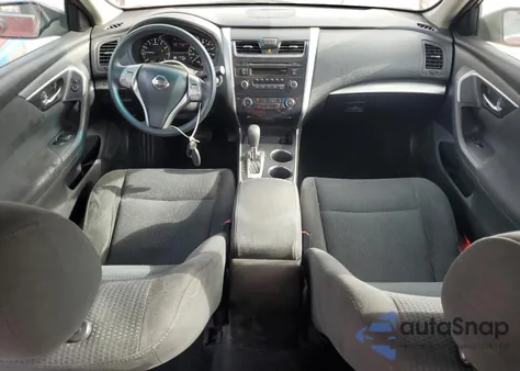 2015 Nissan Altima 2.5 z USA, uszkodzony, nr VIN 1N4AL3AP3FN342696